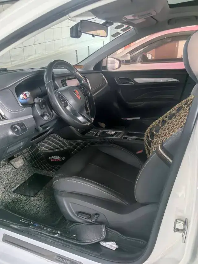 2017 ROEWE I6 thumbnail 4