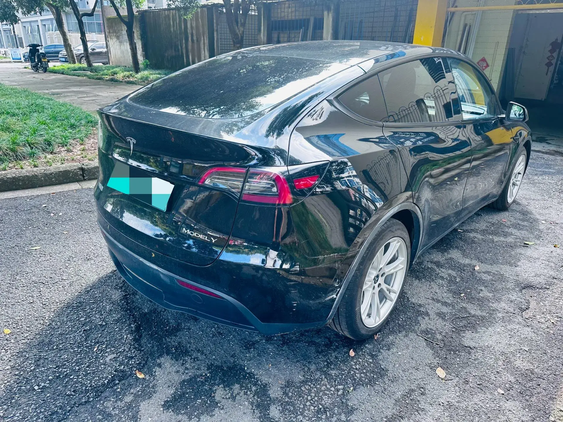 2022 TESLA MODEL thumbnail 2