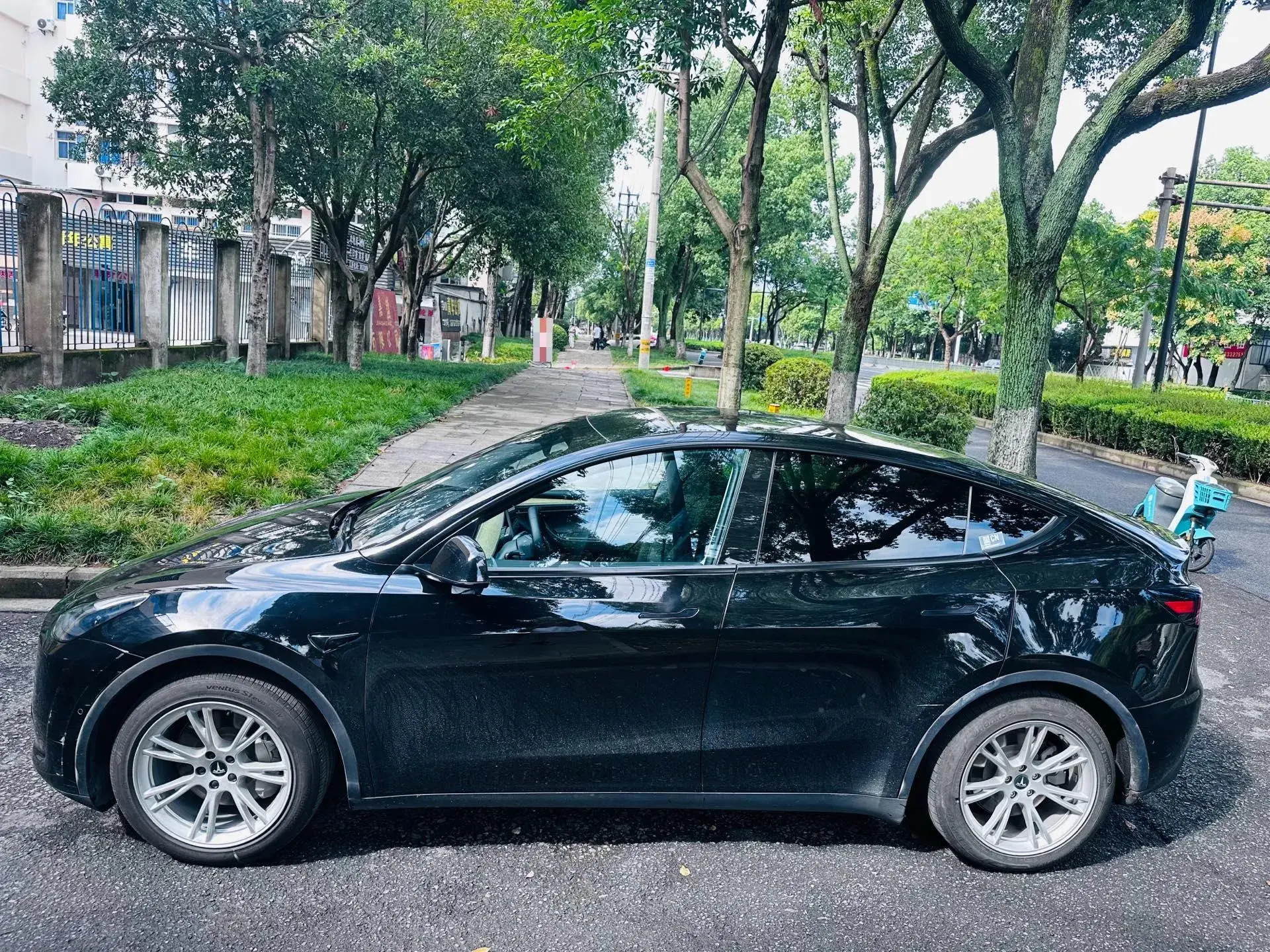 2022 TESLA MODEL thumbnail 4