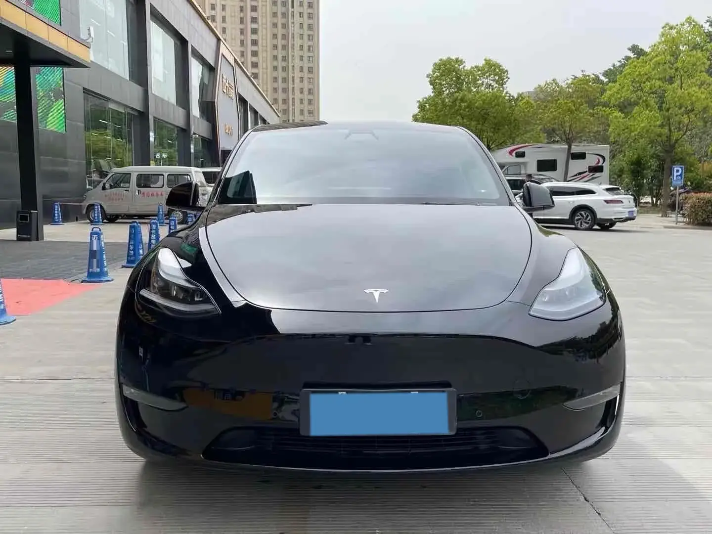 2021 TESLA MODEL thumbnail 2