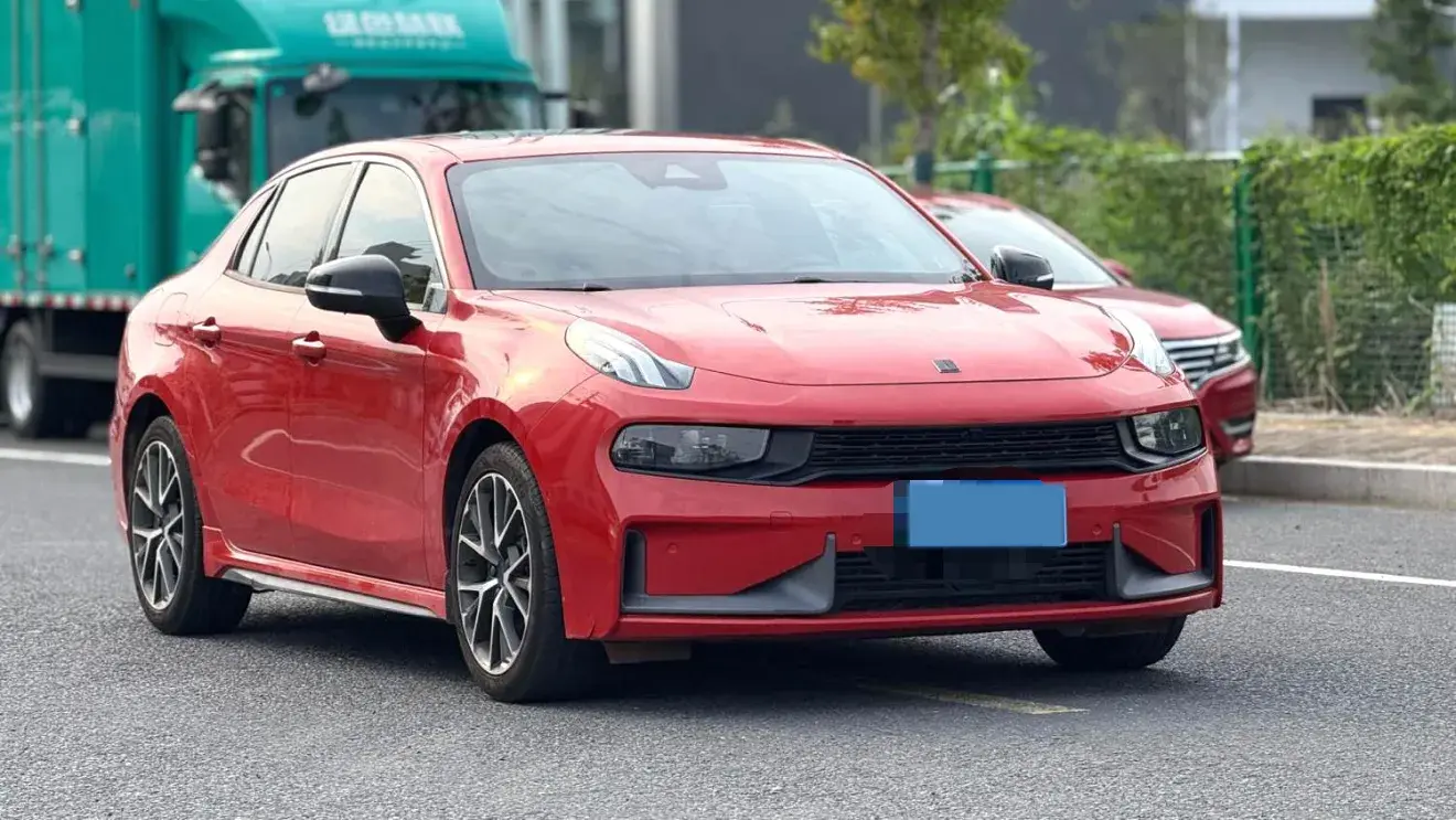 2019 LYNK&CO 03 thumbnail 2