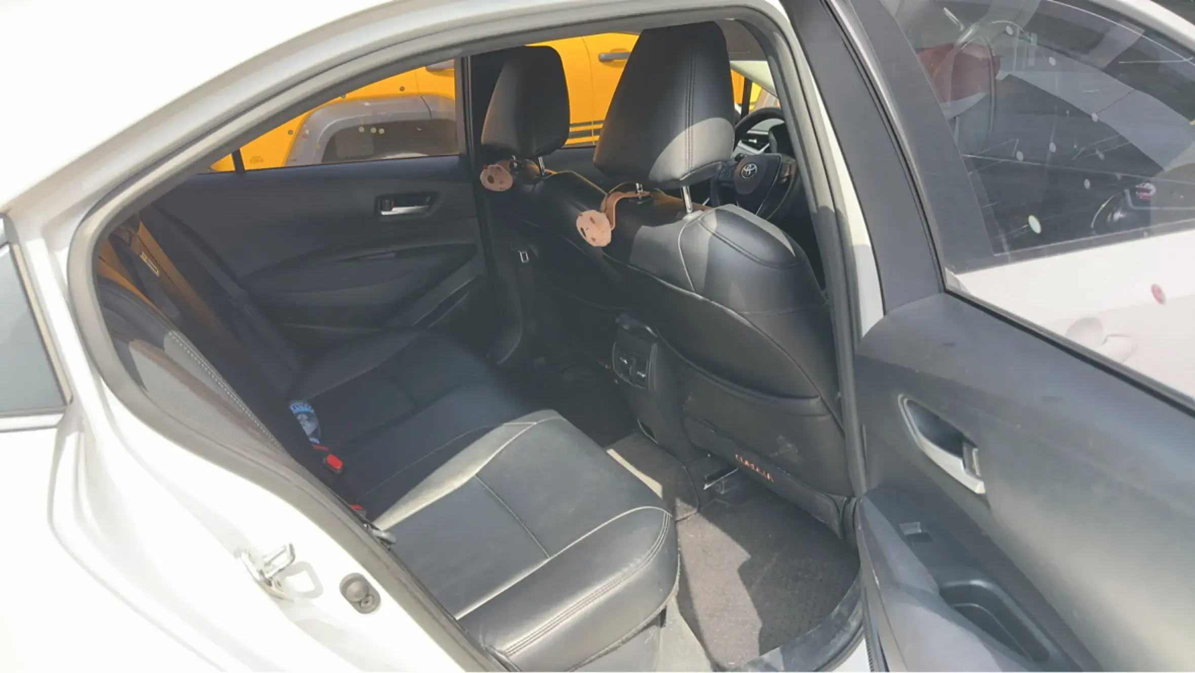 2021 TOYOTA COROLLA thumbnail 4