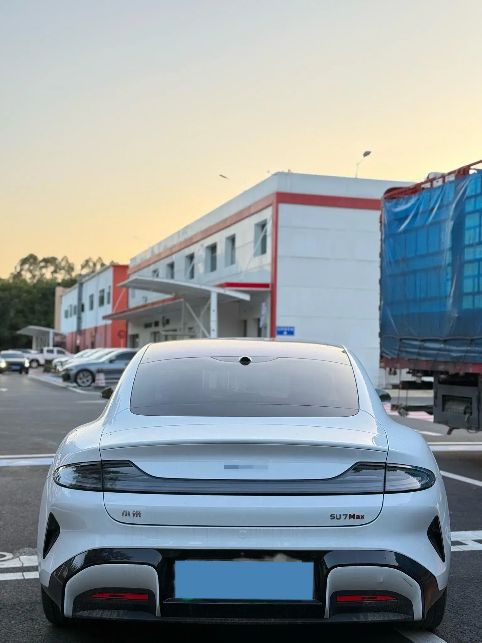 2024 MI SU7 thumbnail 3