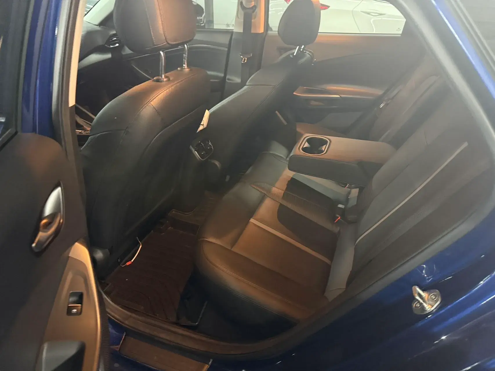 2019 HYUNDAI LA thumbnail 4