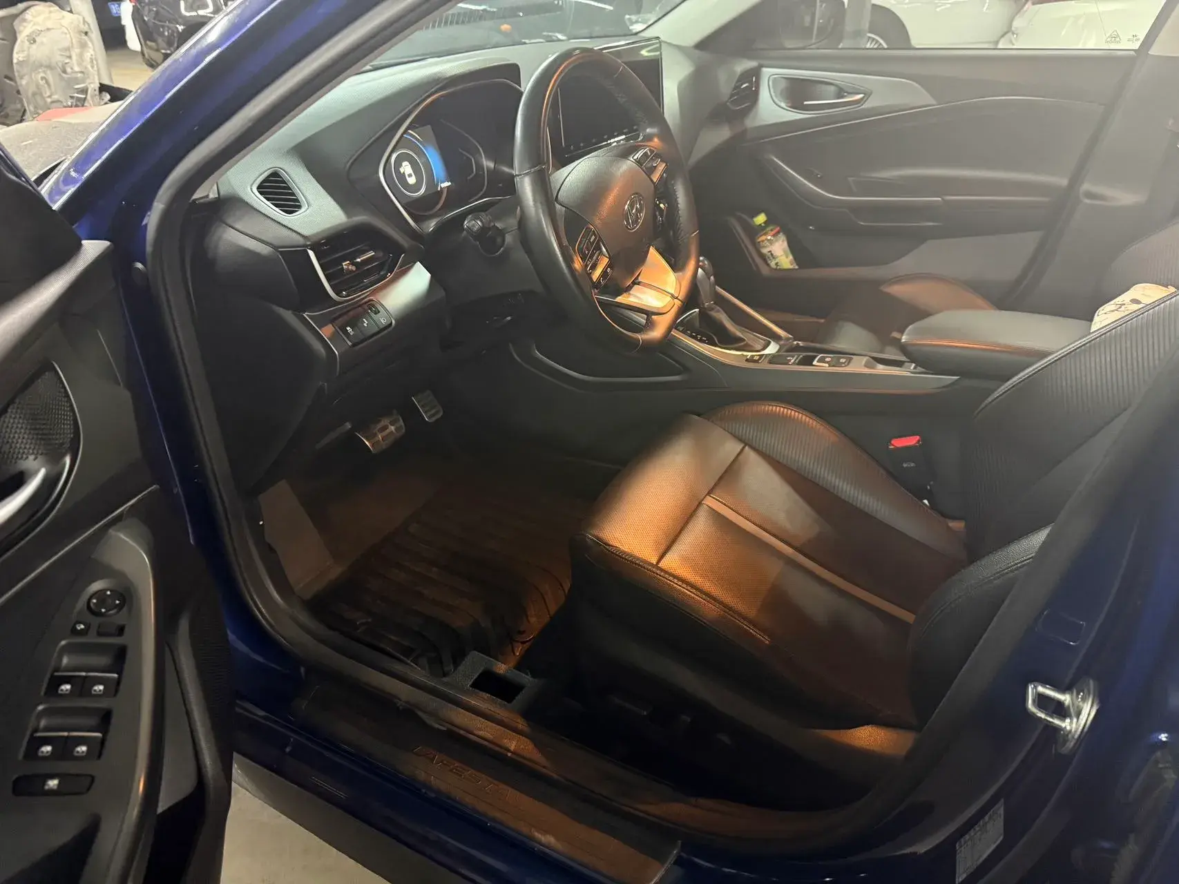 2019 HYUNDAI LA thumbnail 3