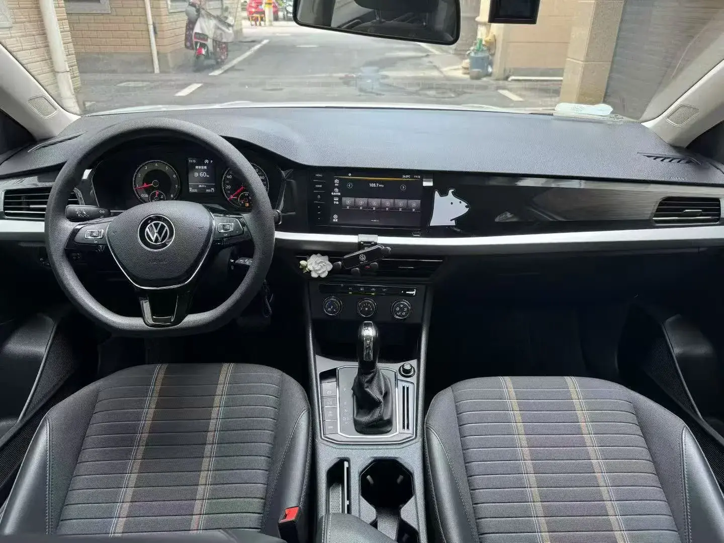 2021 VOLKSWAGEN LAVIDA thumbnail 4