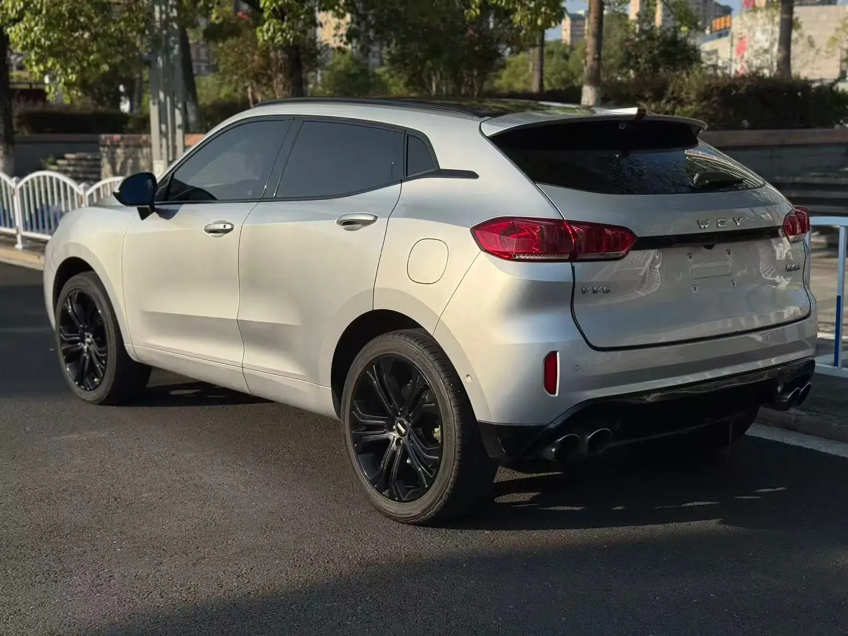 2017 ZOTYE T700 thumbnail 2