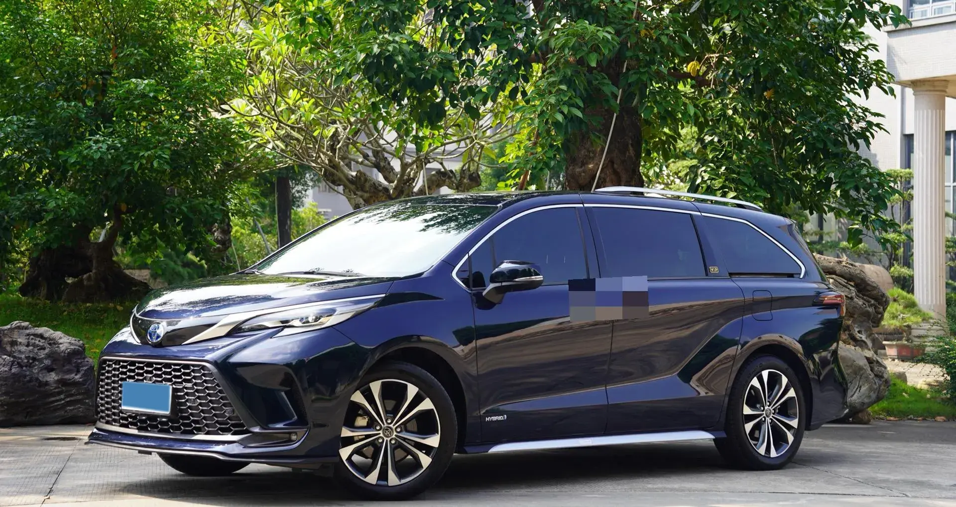 2023 TOYOTA GRANVIA view 1