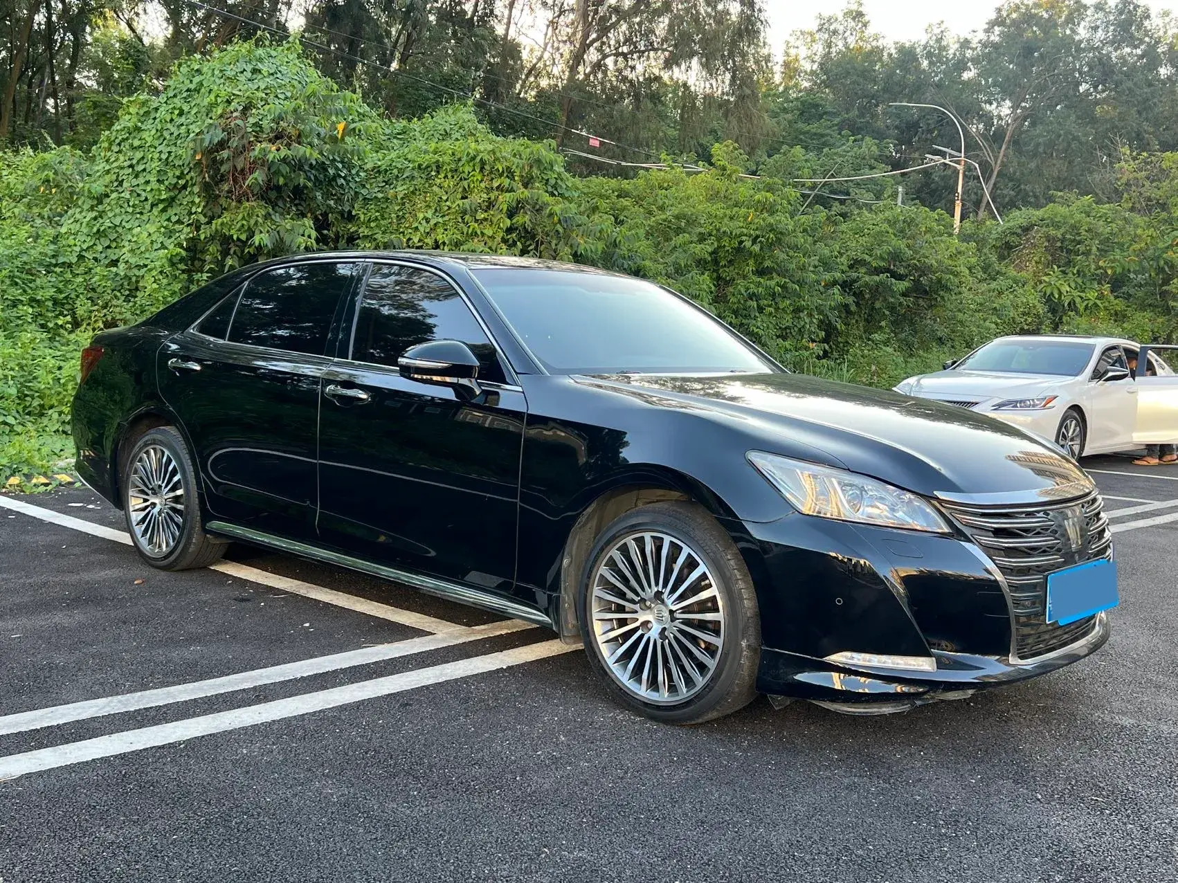 2018 TOYOTA CROWN thumbnail 3