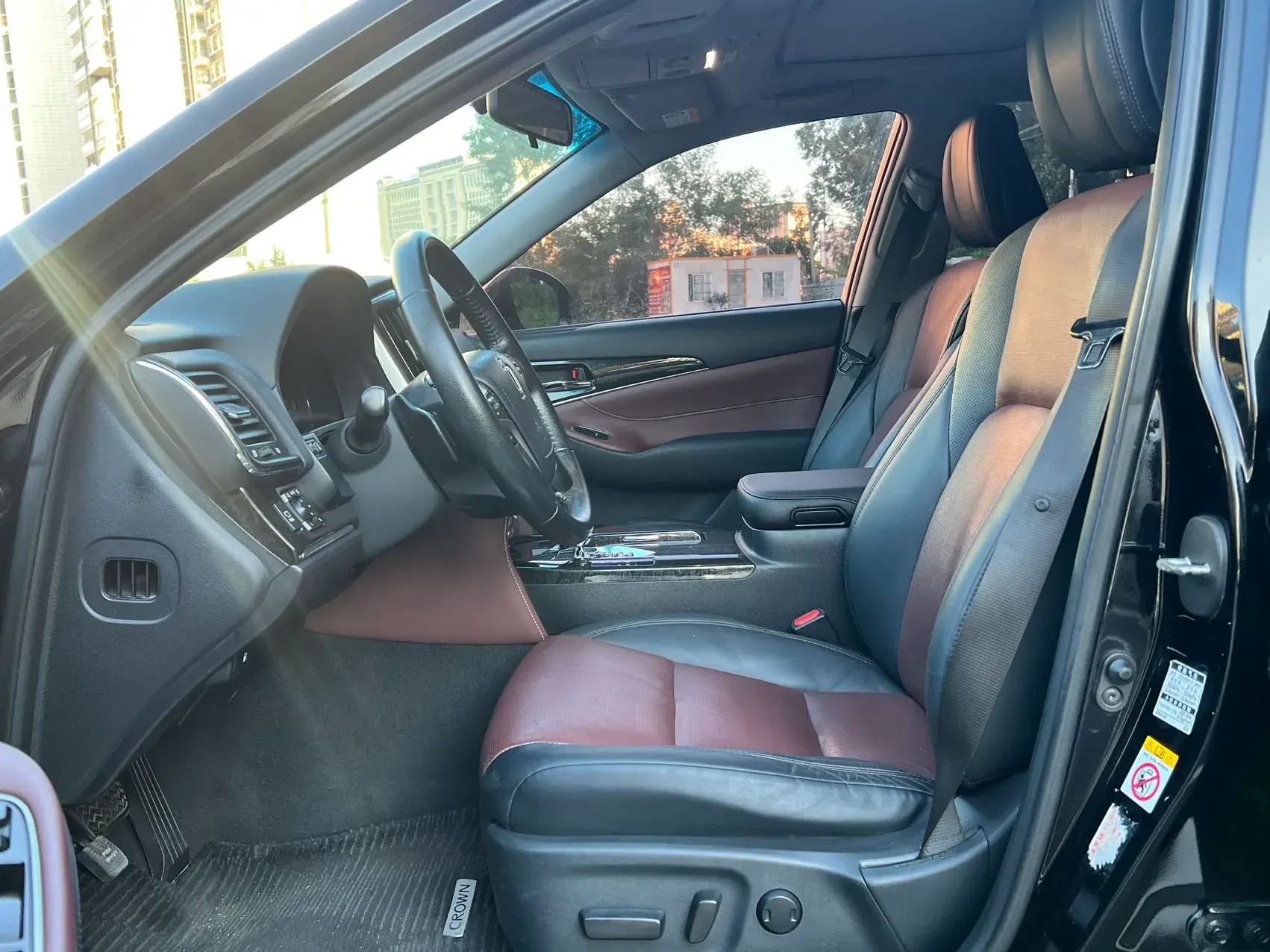 2018 TOYOTA CROWN thumbnail 4