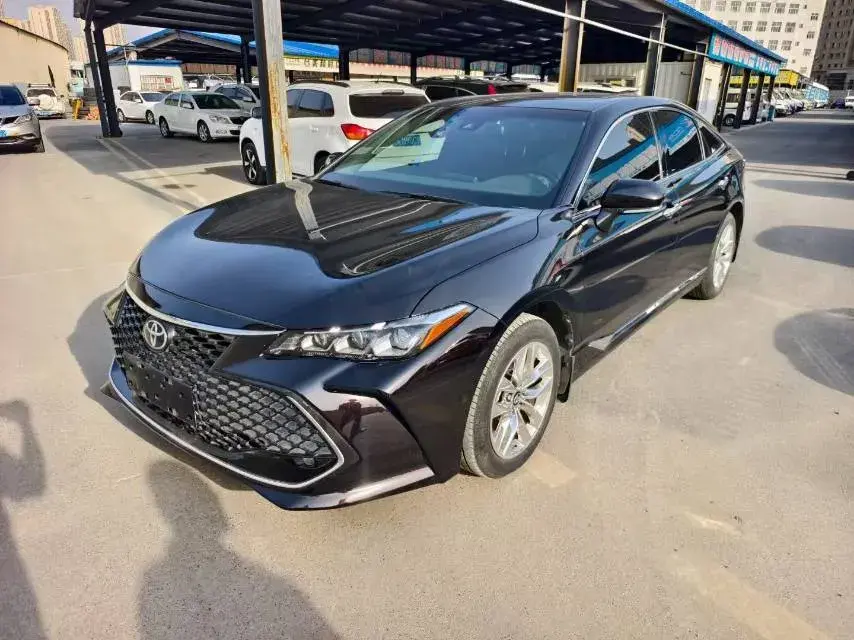 2022 TOYOTA AVALON view 1