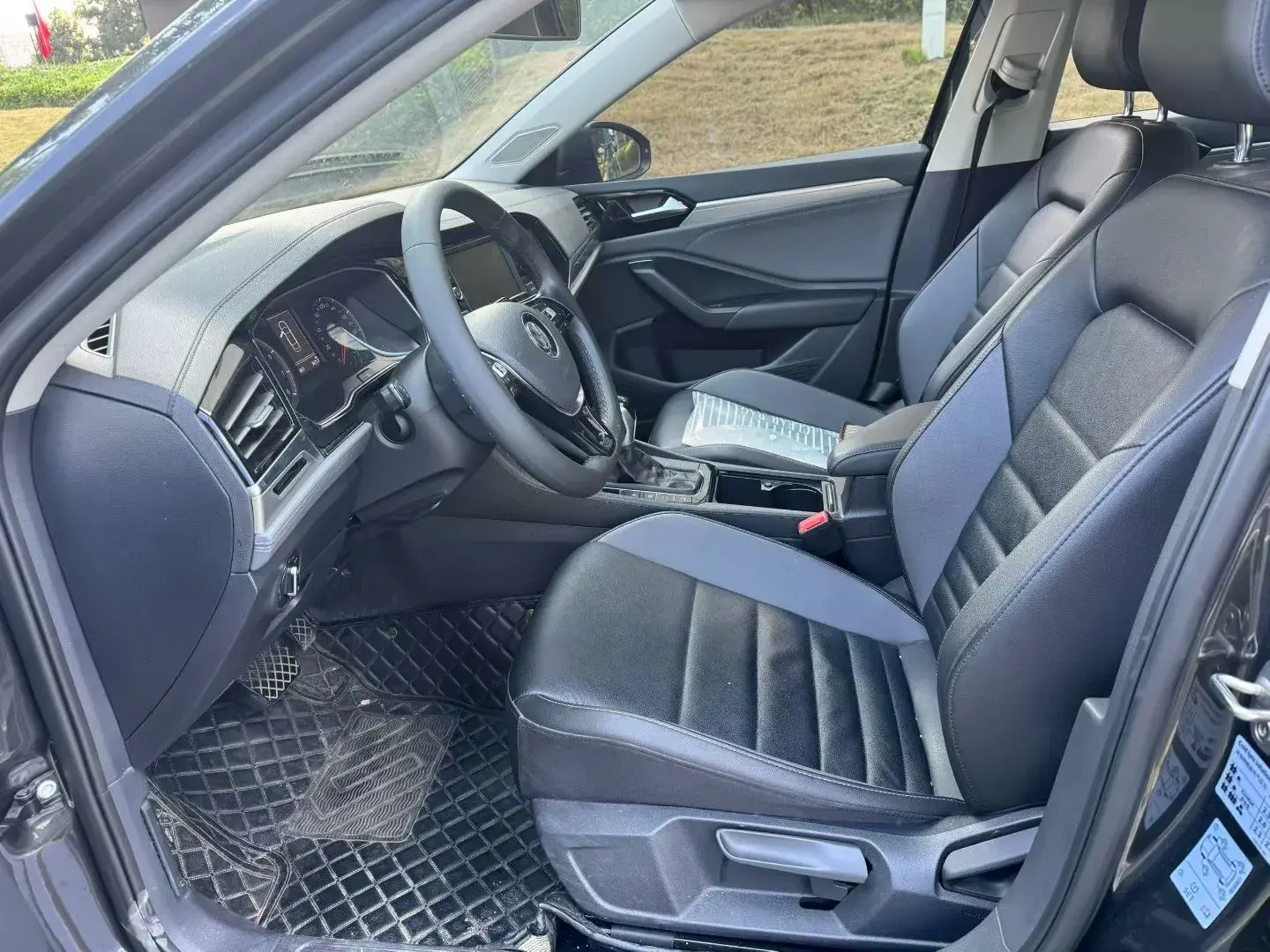 2020 VOLKSWAGEN SAGITAR thumbnail 2