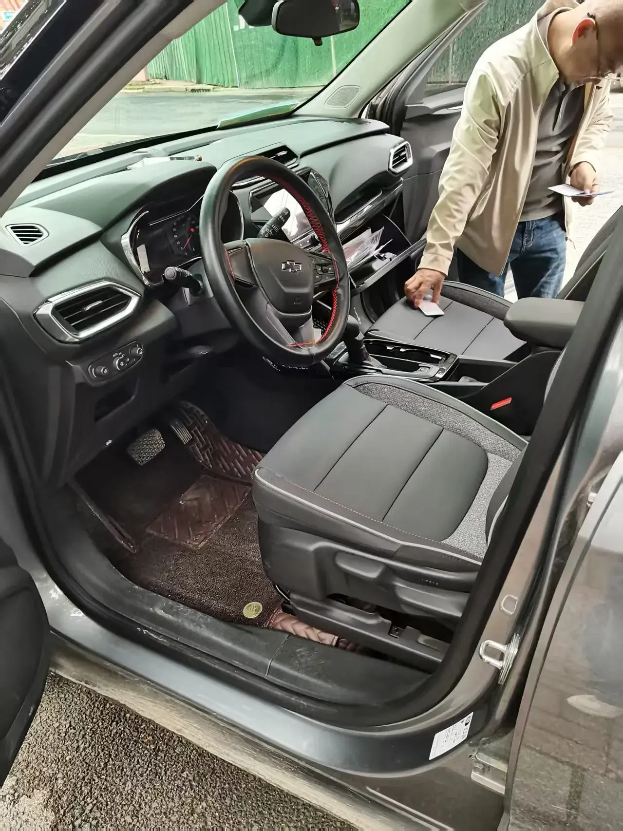 2019 CHEVROLET TRAILBLAZER thumbnail 2