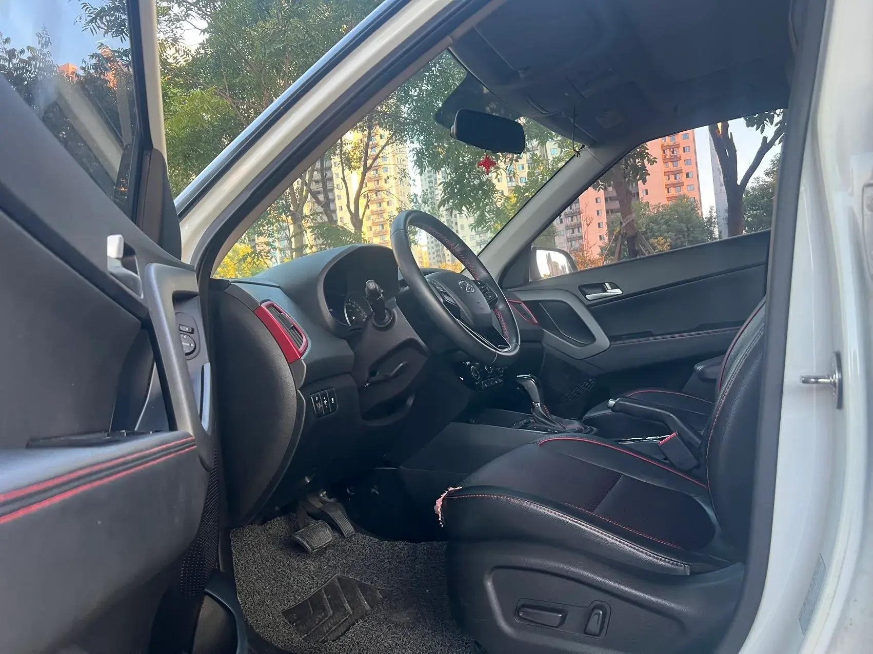 2017 HYUNDAI IX25 thumbnail 4