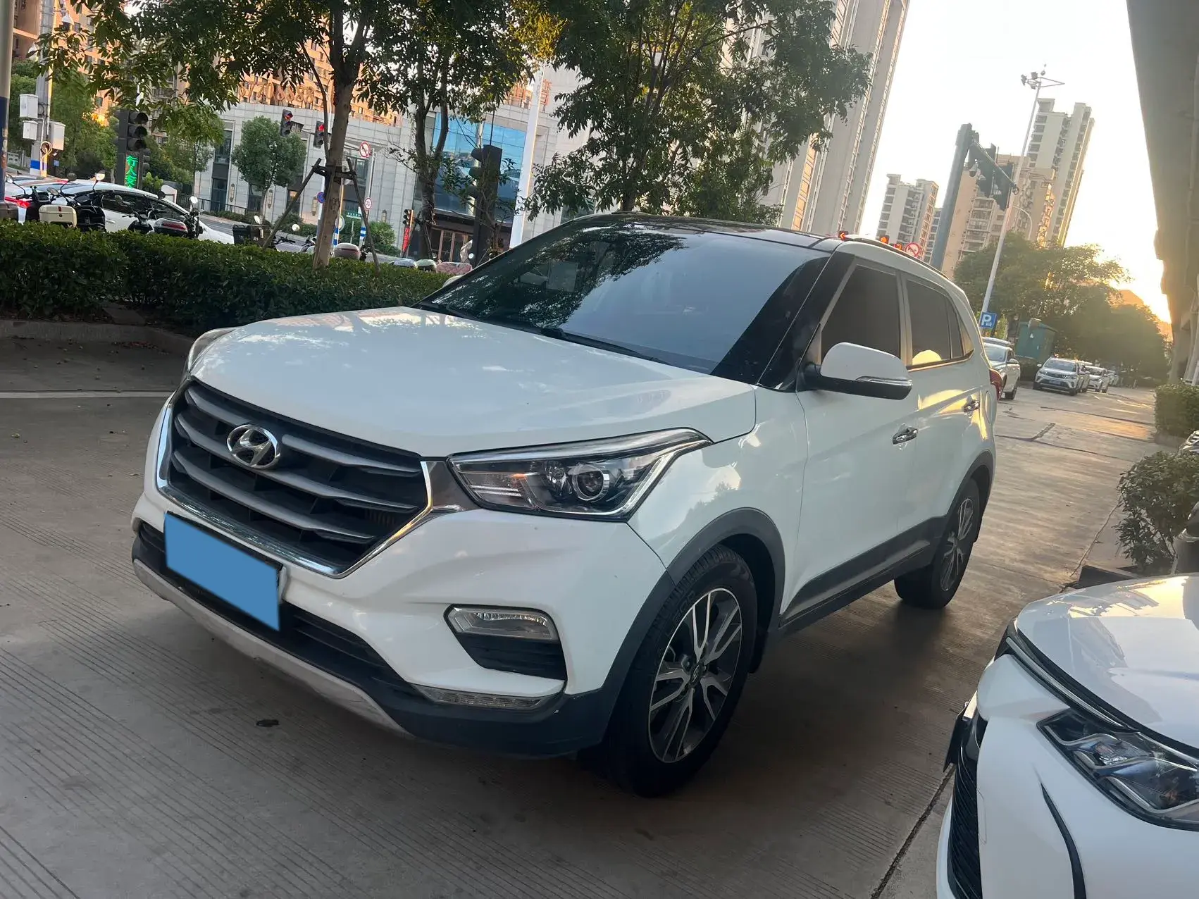 2017 HYUNDAI IX25 view 1