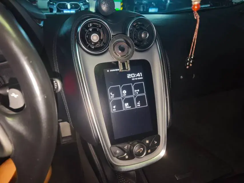 2019 MCLAREN 570 thumbnail 3