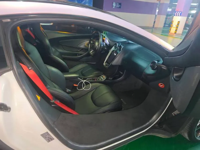 2019 McLaren 570 3.8T 570HP V8 7DCT,autocango,china used car exporter,china ev exporter,chinese used car exporter,chinese used ev exporter