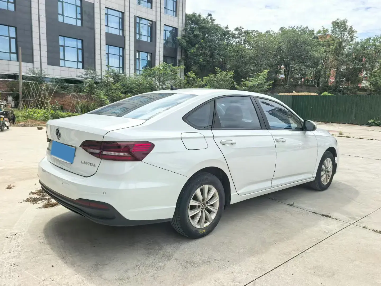 2023 VOLKSWAGEN LAVIDA thumbnail 4