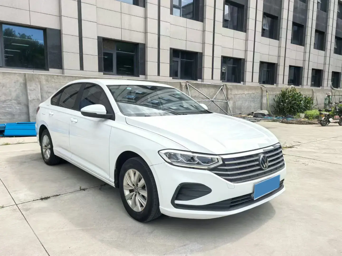 2023 VOLKSWAGEN LAVIDA thumbnail 3