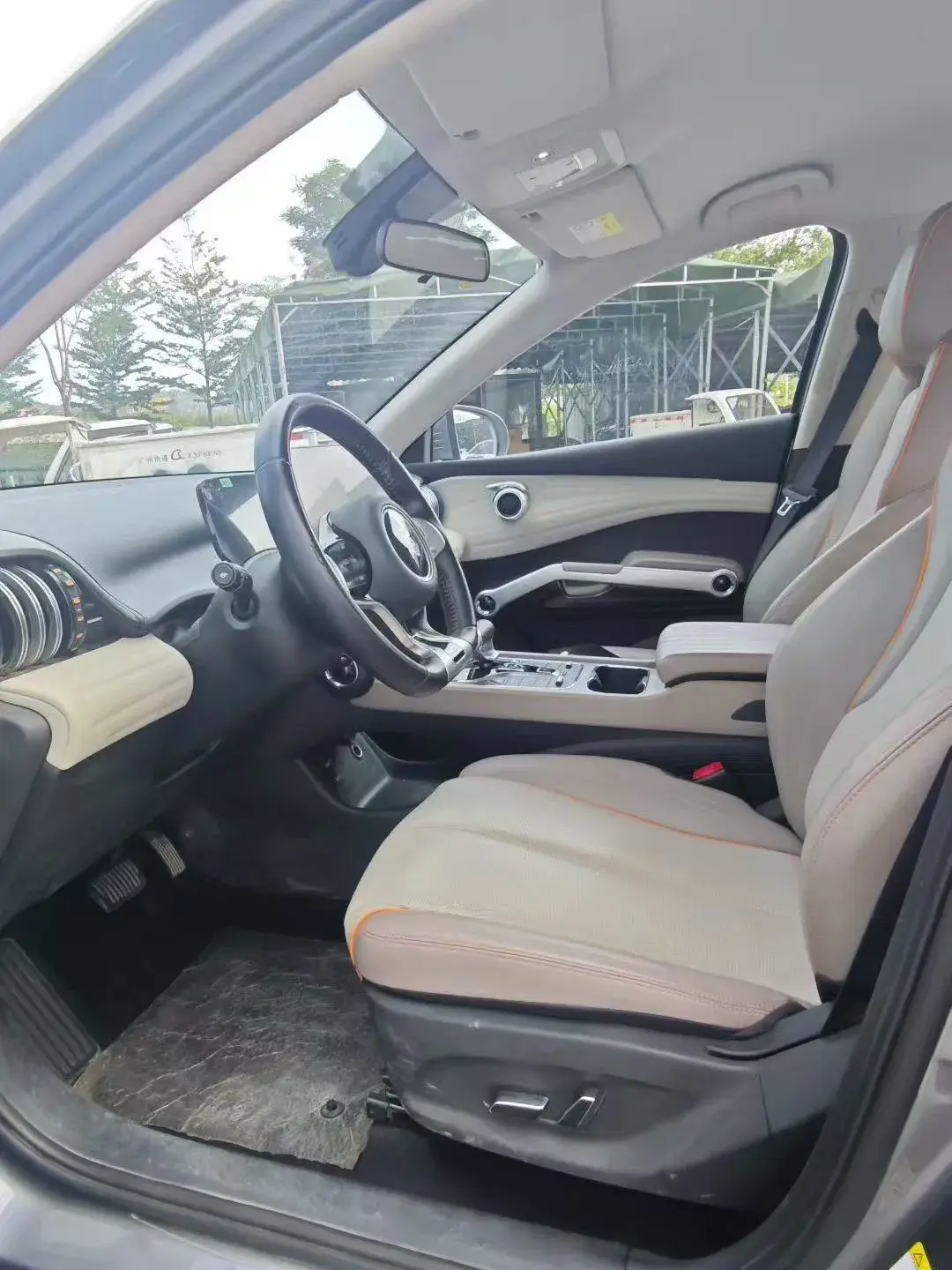 2024 BYD YUAN thumbnail 4