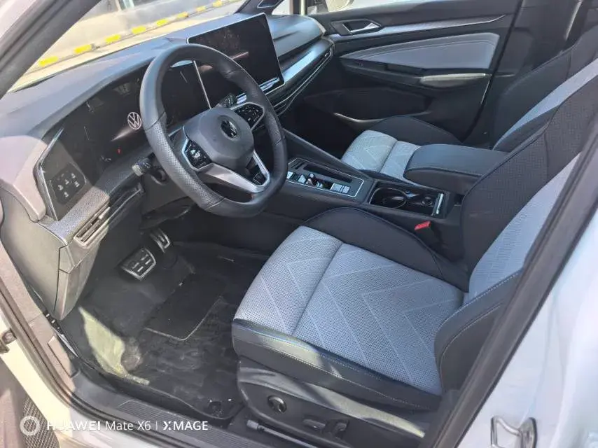 2023 VOLKSWAGEN GOLF thumbnail 4