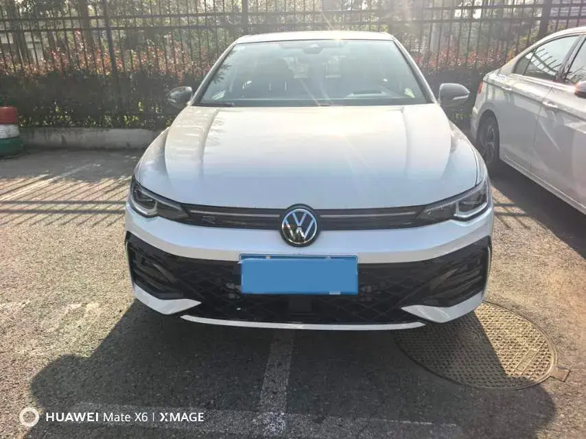 2023 VOLKSWAGEN GOLF thumbnail 2