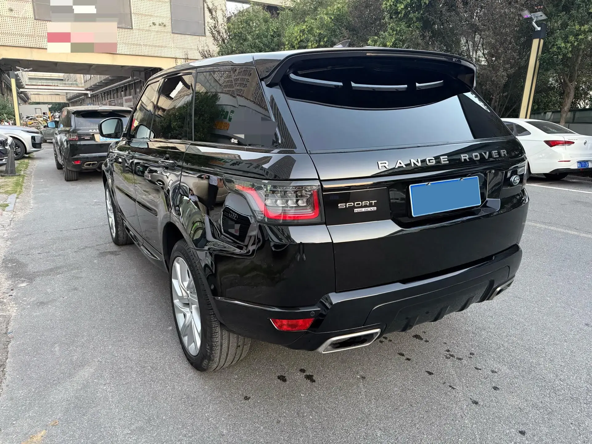 2019 LAND ROVER thumbnail 3