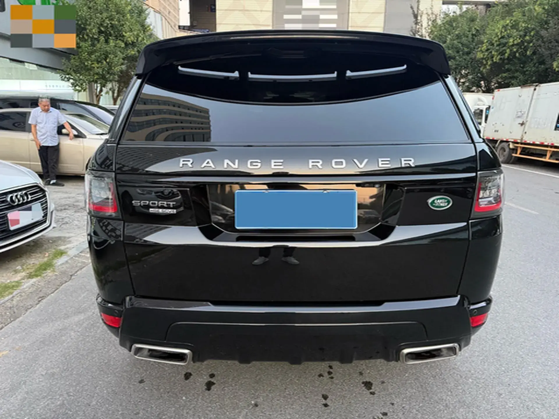 2019 LAND ROVER thumbnail 4