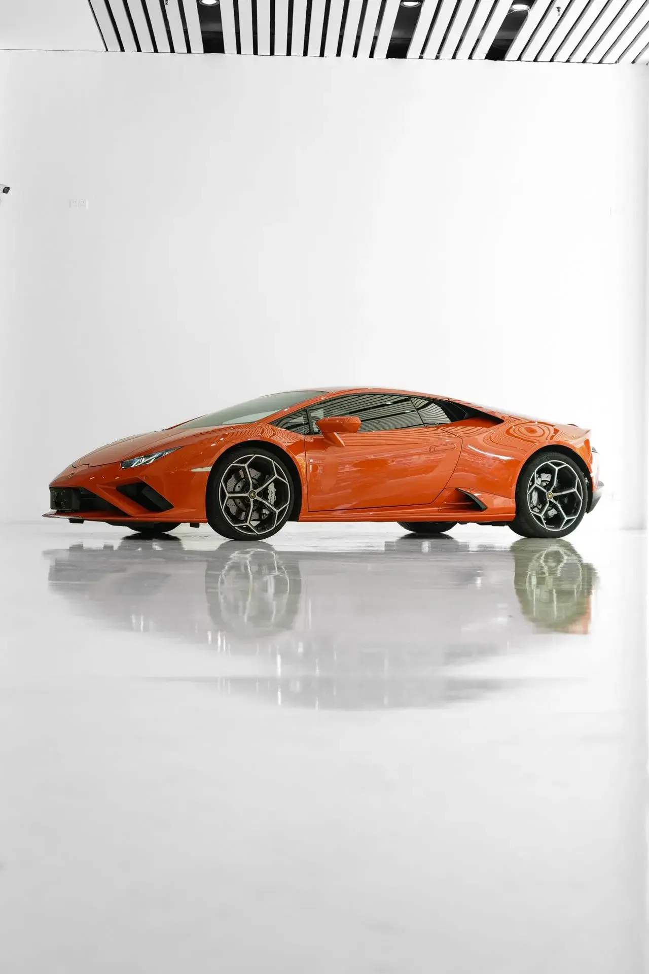 2020 LAMBORGHINI HURACÁN view 1