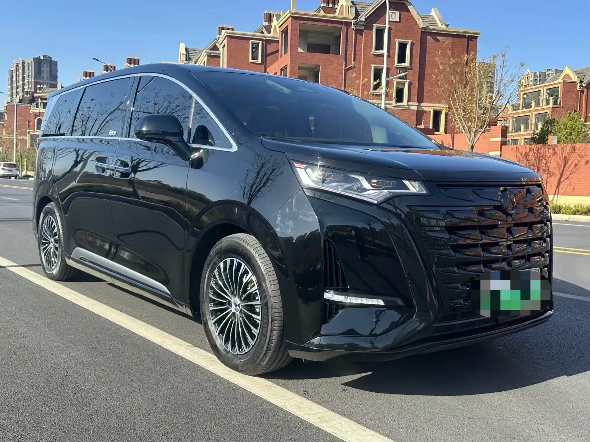 2022 DENZA D9 thumbnail 2