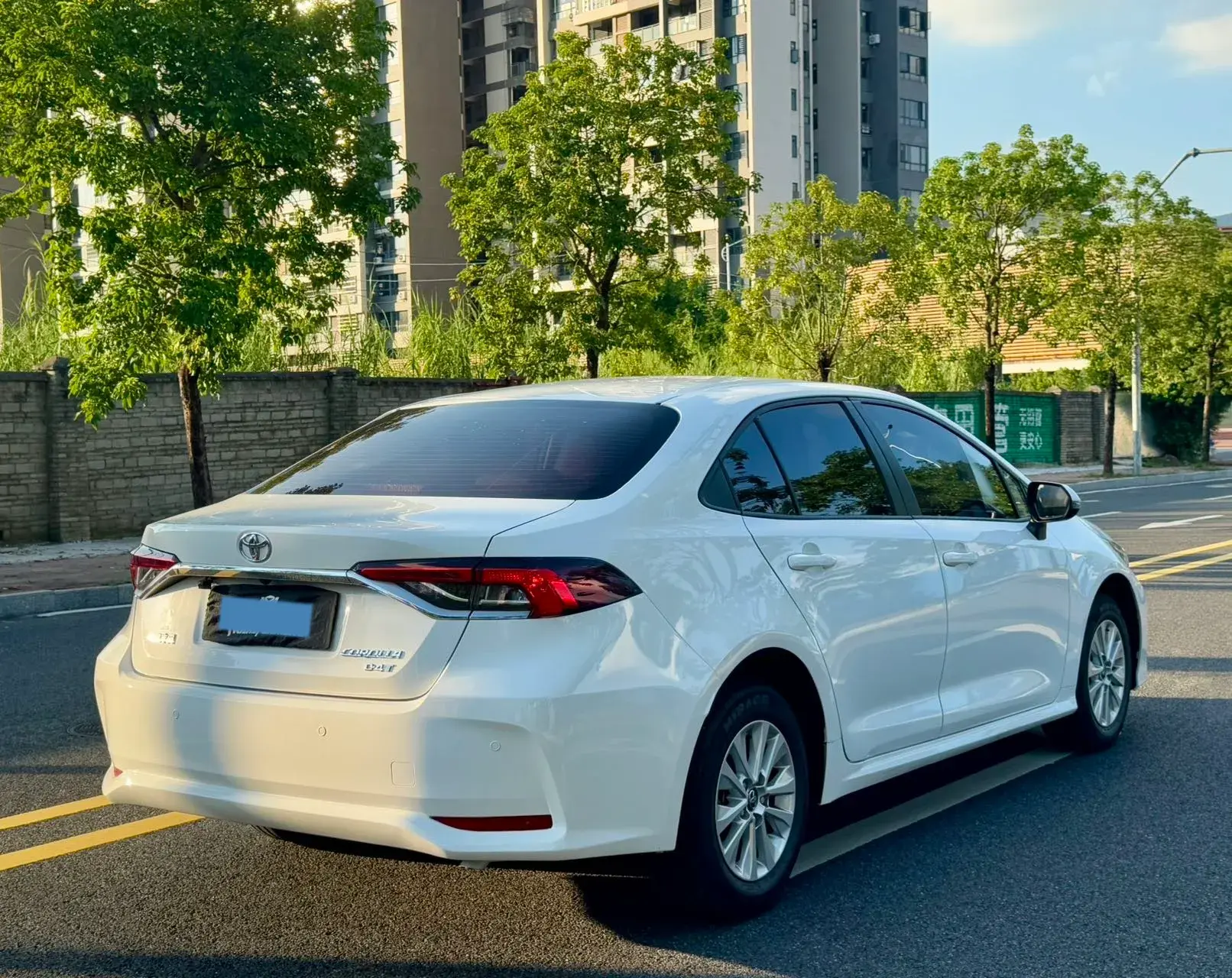 2021 TOYOTA COROLLA thumbnail 4