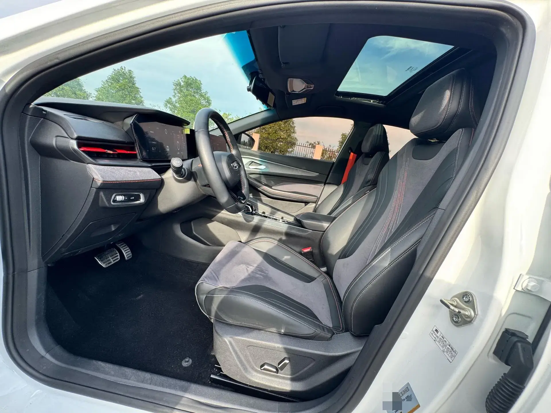 2022 GEELY BINRAY thumbnail 4