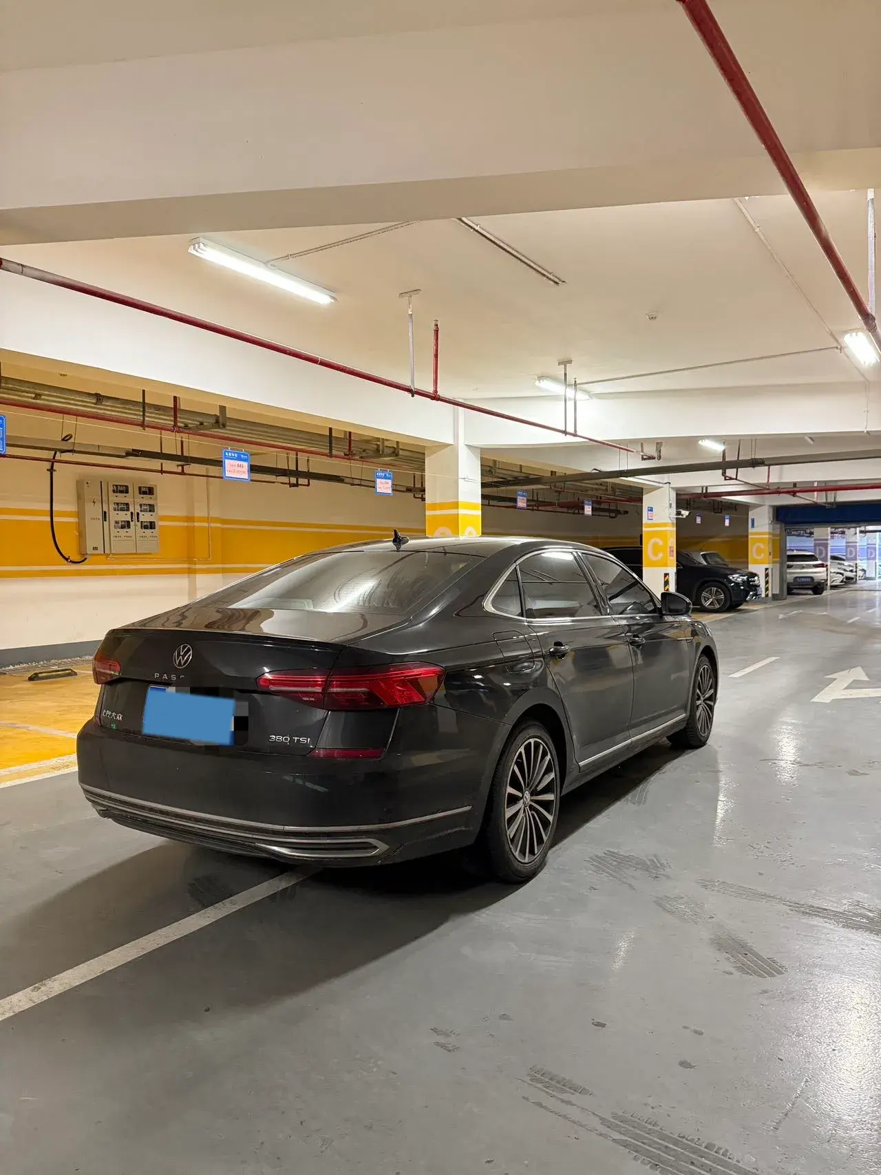 2021 VOLKSWAGEN PASSAT thumbnail 4