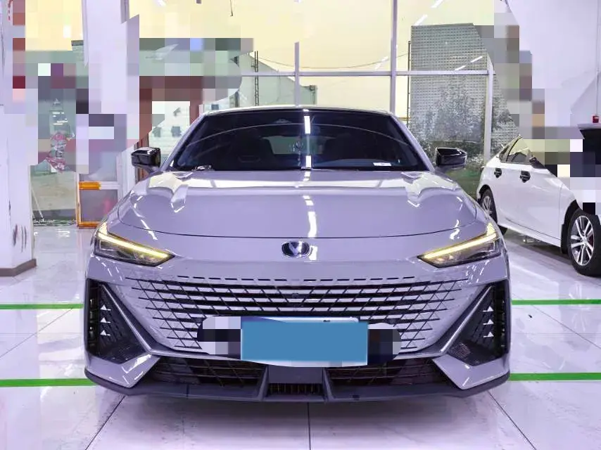 2022 CHANGAN UNI-V thumbnail 2