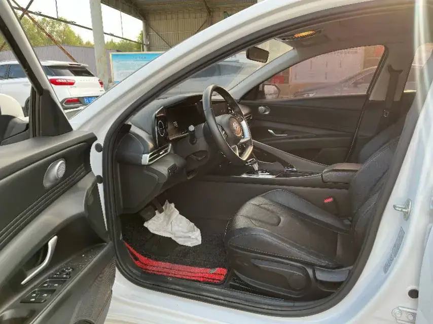 2022 HYUNDAI ELANTRA thumbnail 4