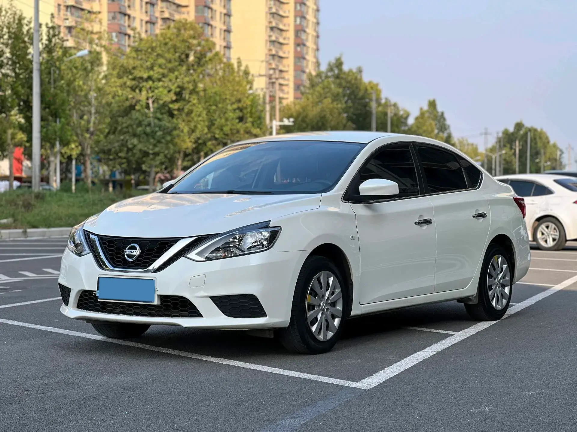 2022 NISSAN SYLPHY view 1