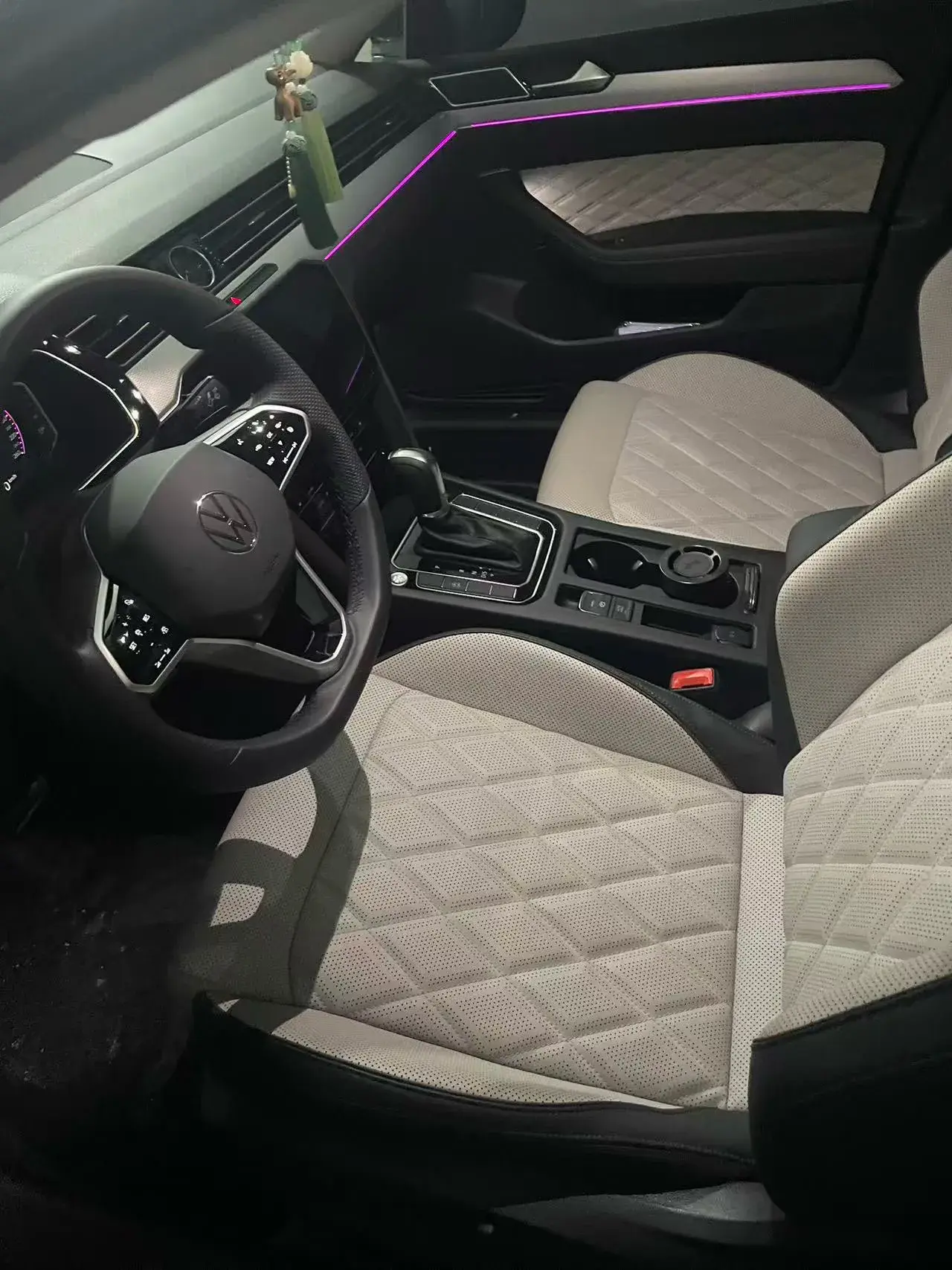 2024 VOLKSWAGEN MAGOTAN thumbnail 3