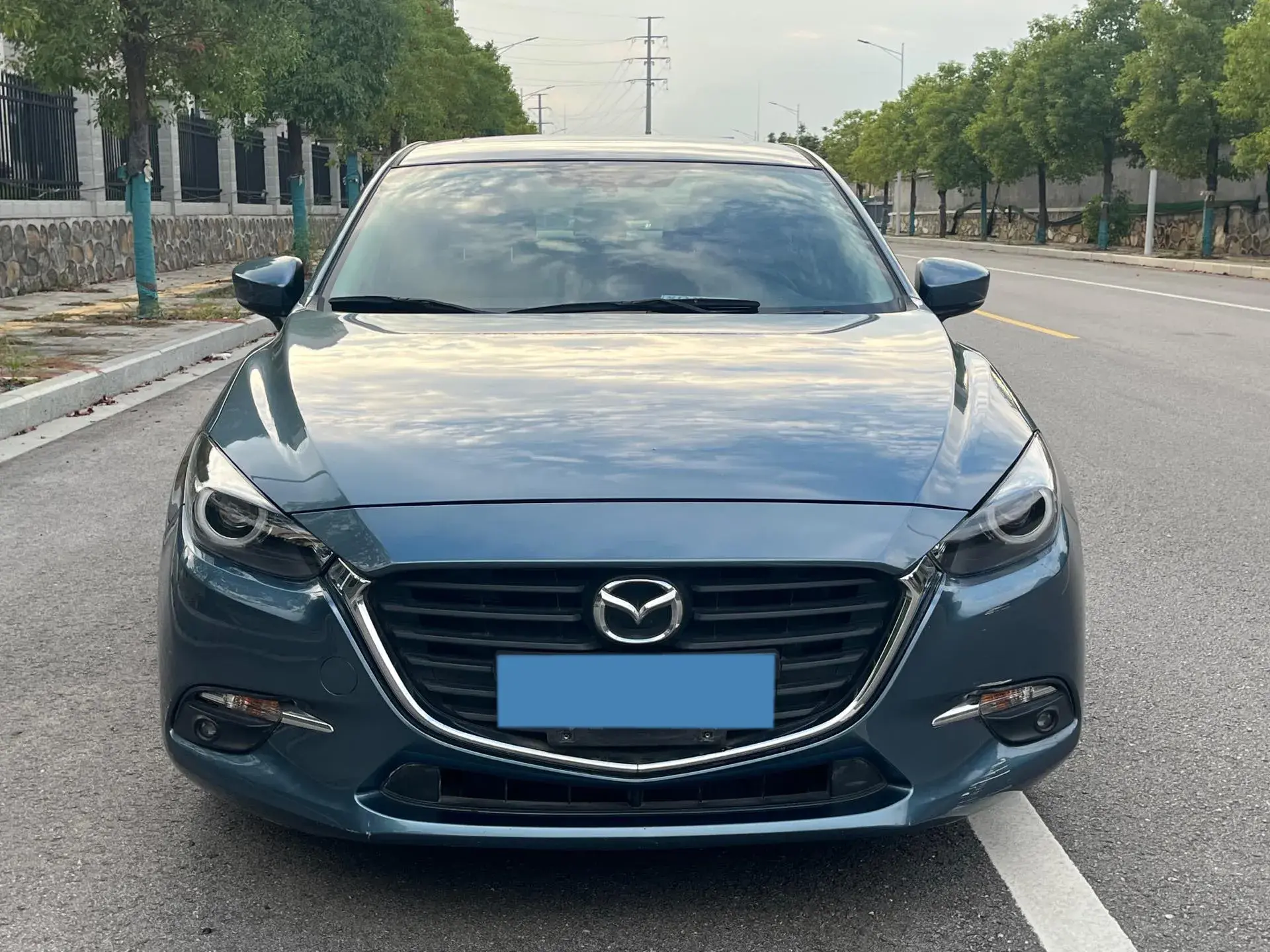 2017 MAZDA 3 thumbnail 2