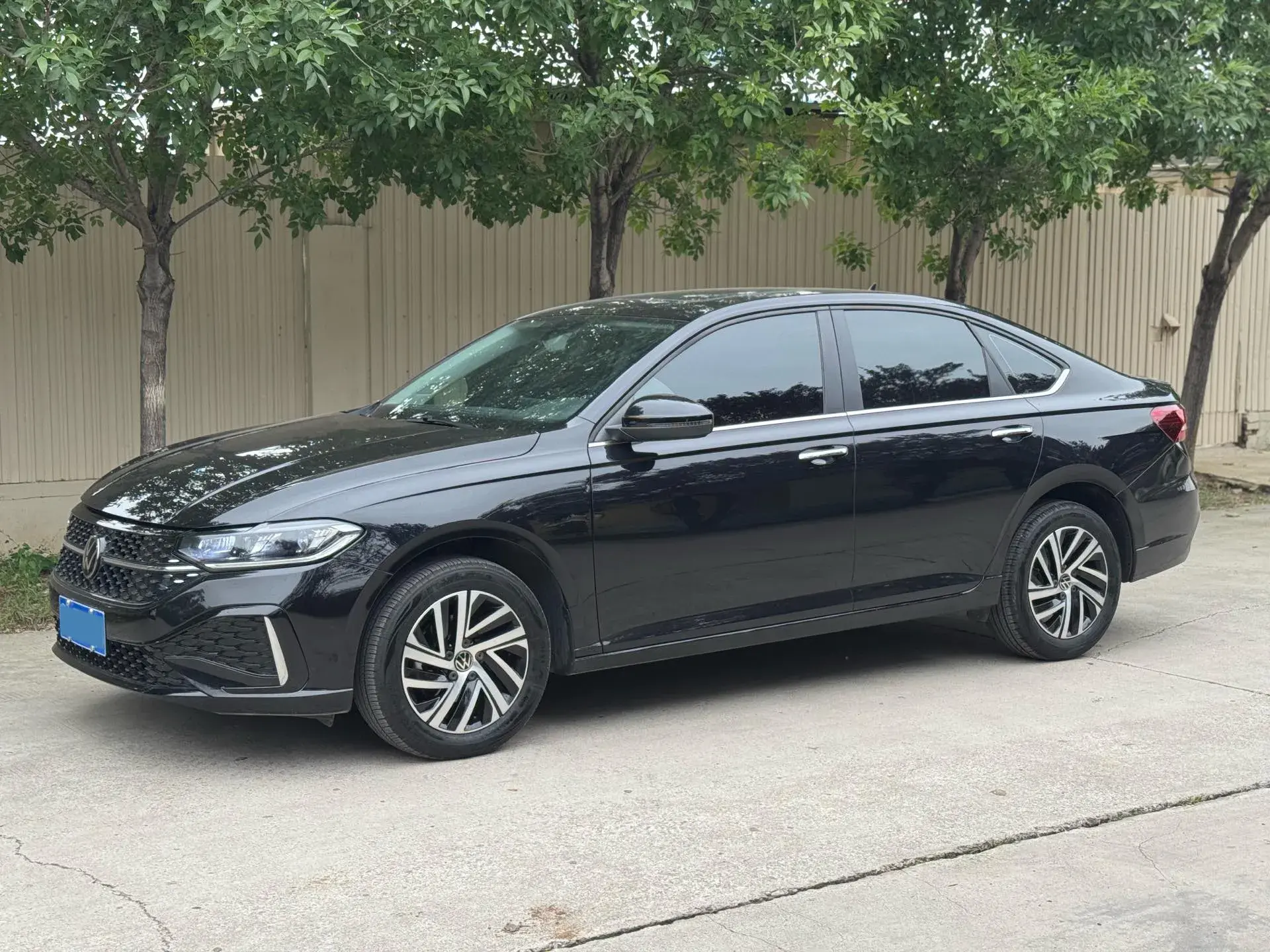 2024 VOLKSWAGEN LAVIDA view 1