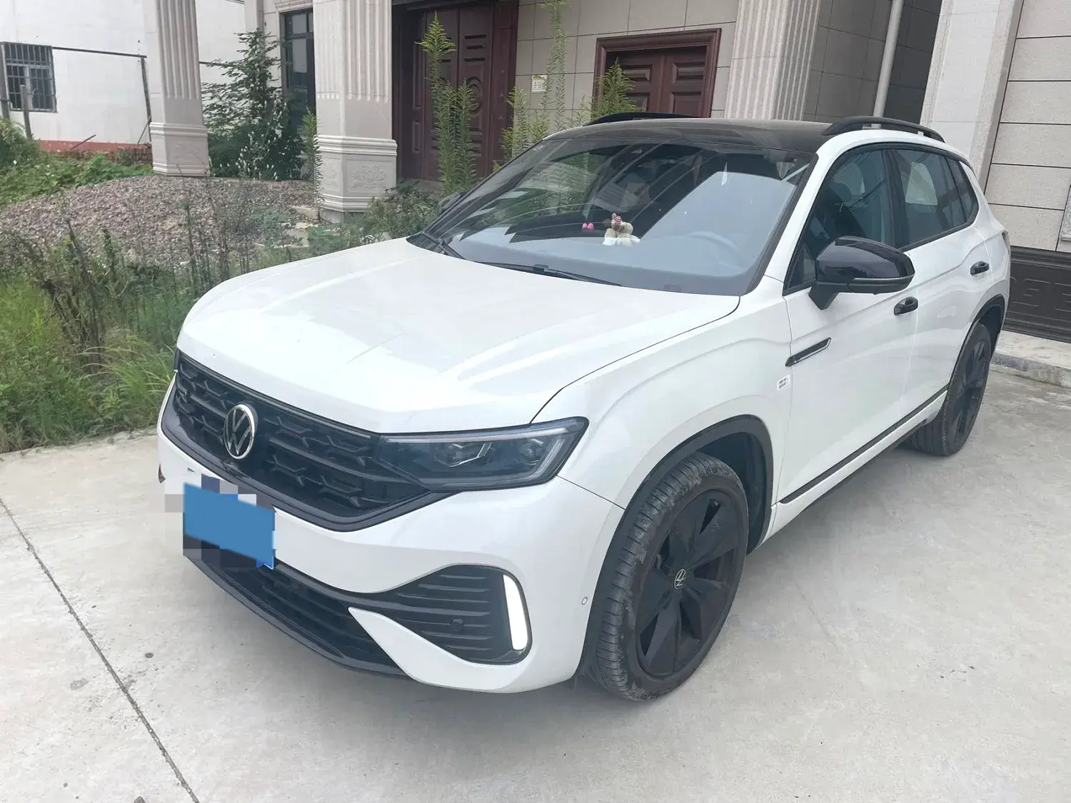 2023 VOLKSWAGEN TAYRON view 1