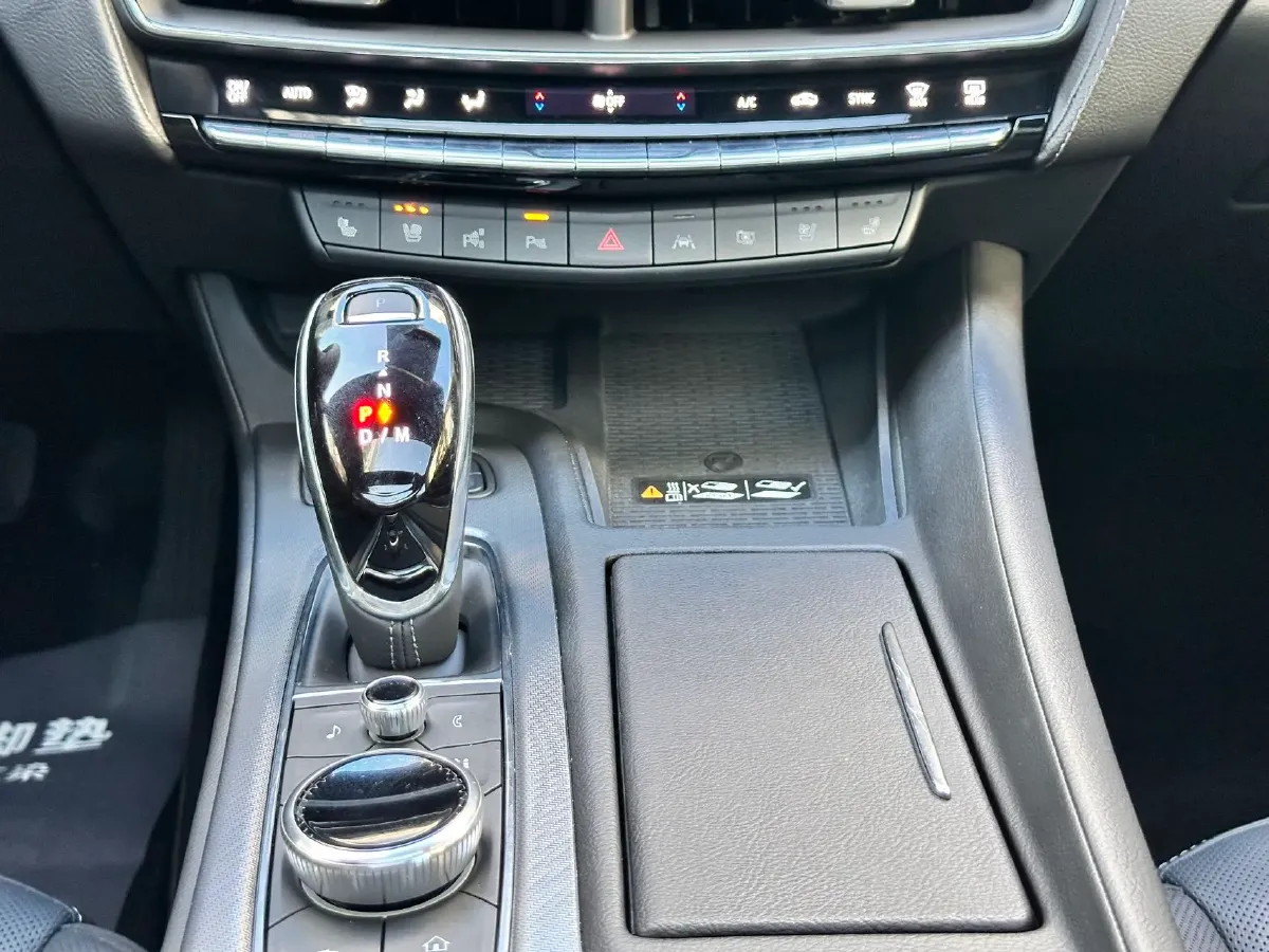 2024 Cadillac CT5 2.0T 237HP L4 10AT,autocango,china used car exporter,china ev exporter,chinese used car exporter,chinese used ev exporter