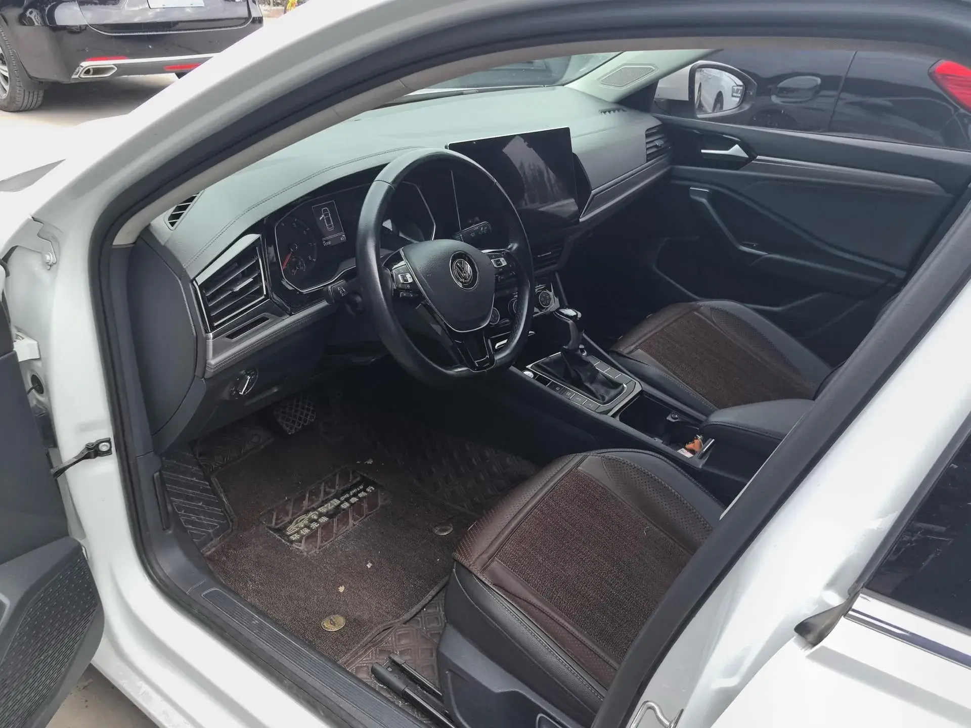 2019 VOLKSWAGEN SAGITAR thumbnail 4