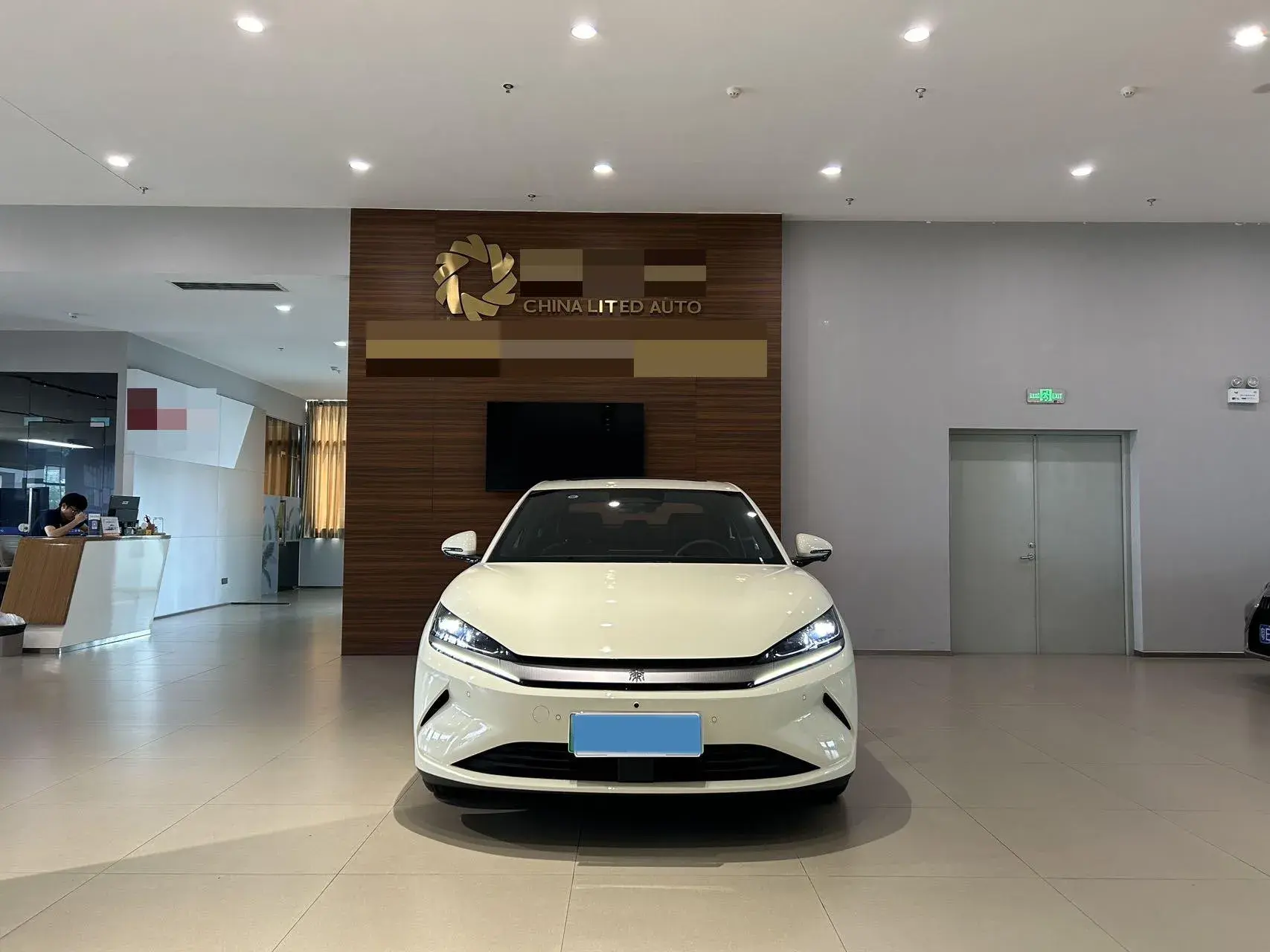 2025 BYD QINL thumbnail 2