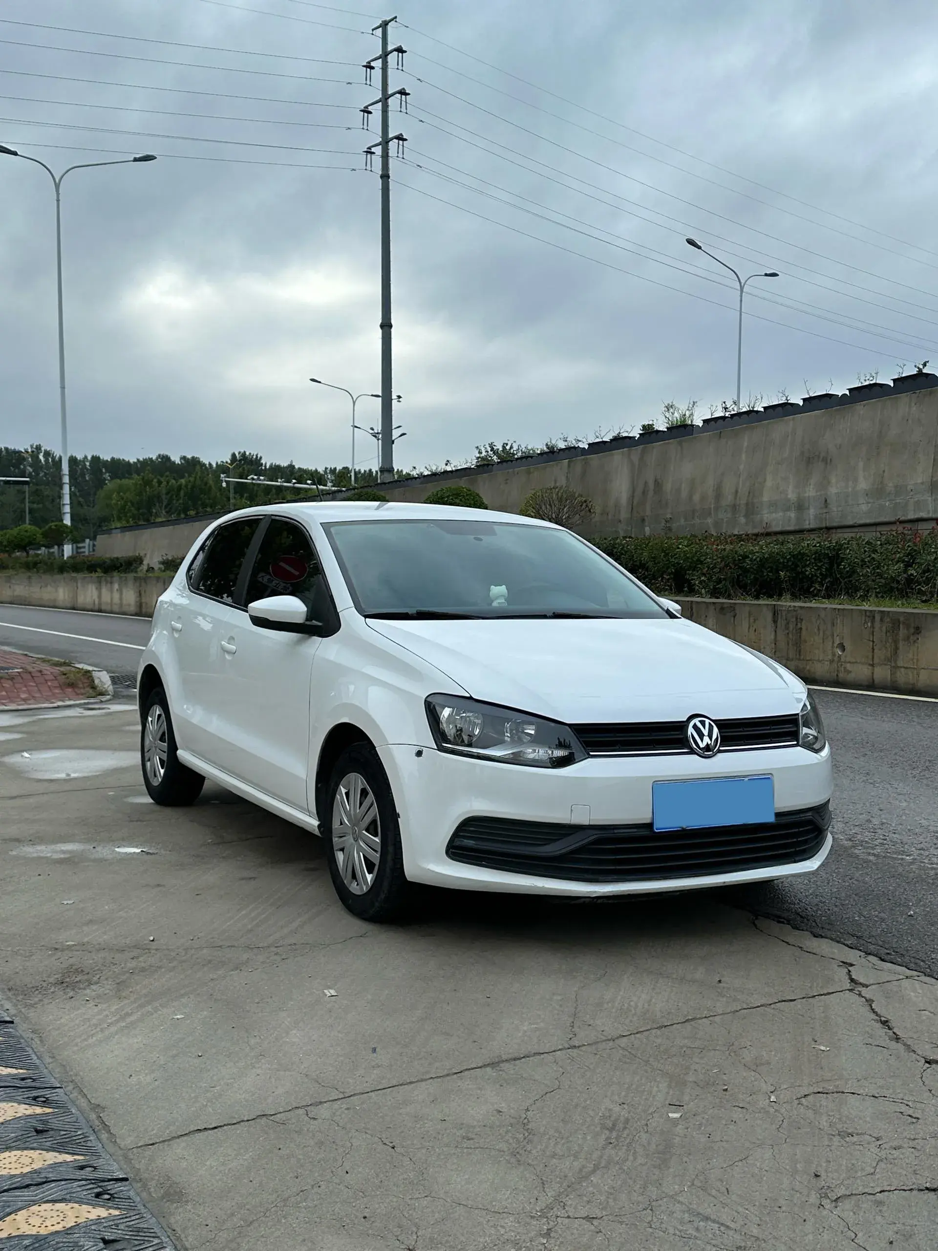 2018 VOLKSWAGEN POLO thumbnail 2