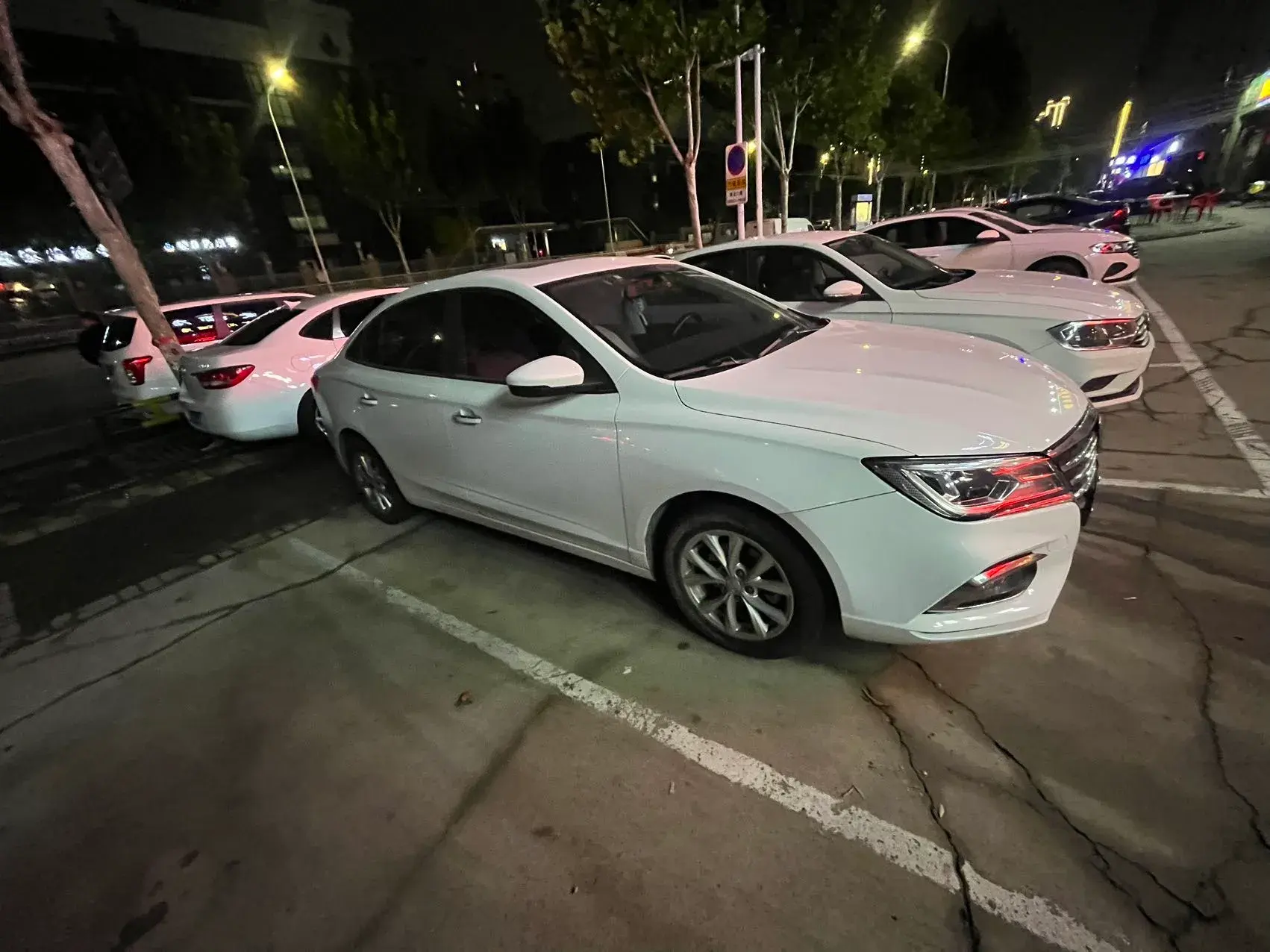 2019 ROEWE I5 thumbnail 3