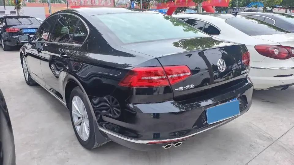 2018 VOLKSWAGEN MAGOTAN thumbnail 2