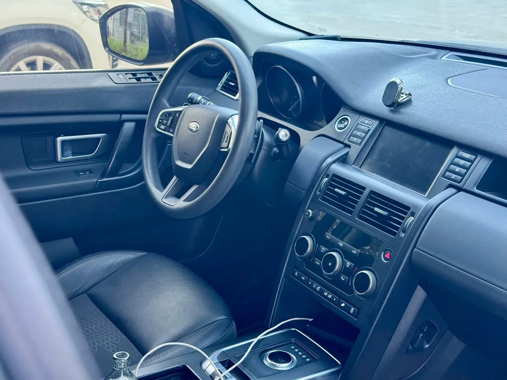 2018 LAND ROVER thumbnail 4