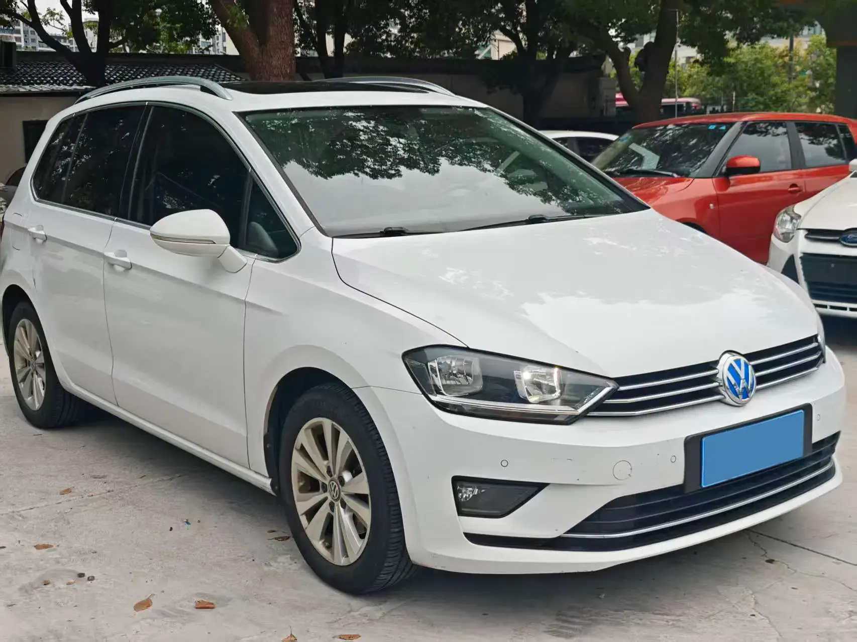 2018 VOLKSWAGEN GOLF thumbnail 3