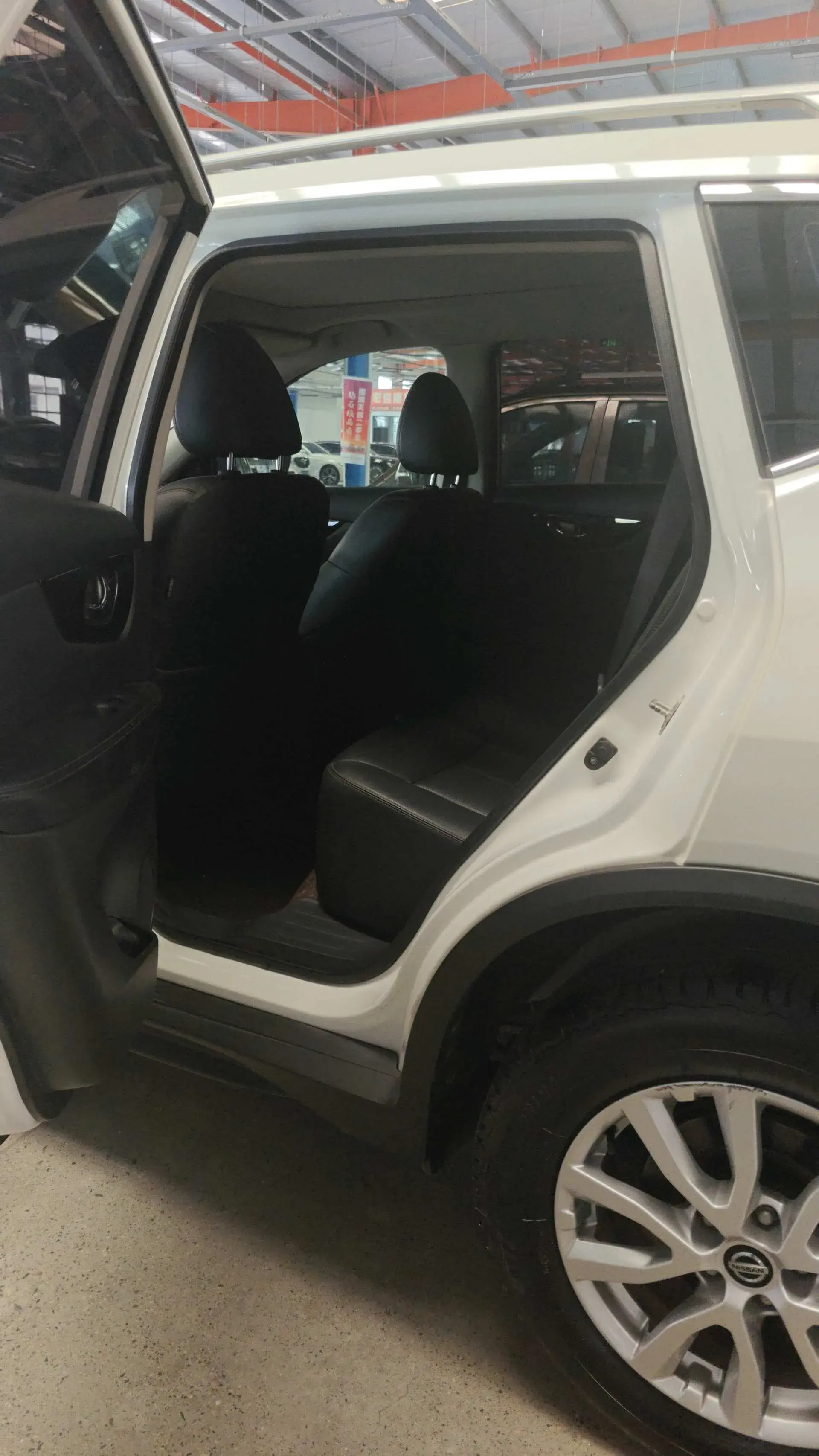 2020 NISSAN X-TRAIL thumbnail 4