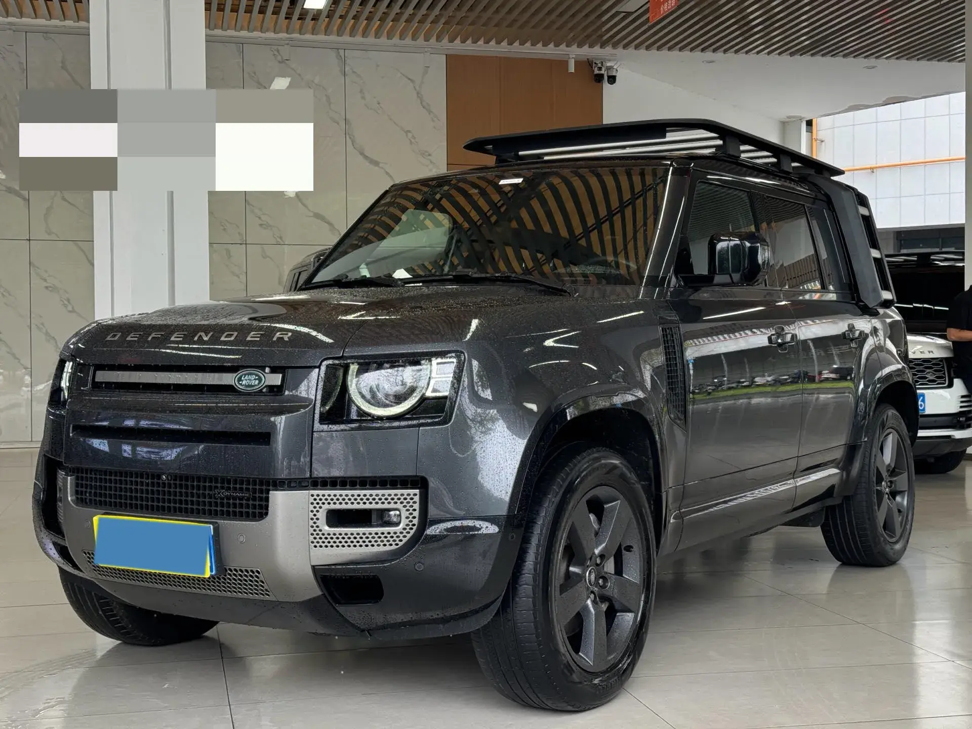 2023 LAND ROVER view 1